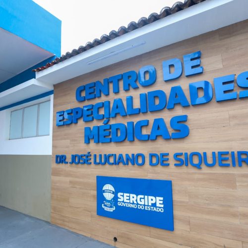 Governador entrega Centro de Especialidades Médicas e anuncia R$17,9 milhões para a saúde de Sergipe